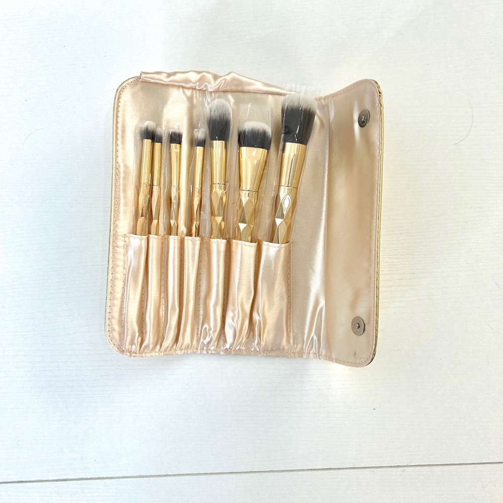 Brow Bar Professional Makeup 7 Brush Set -NEW